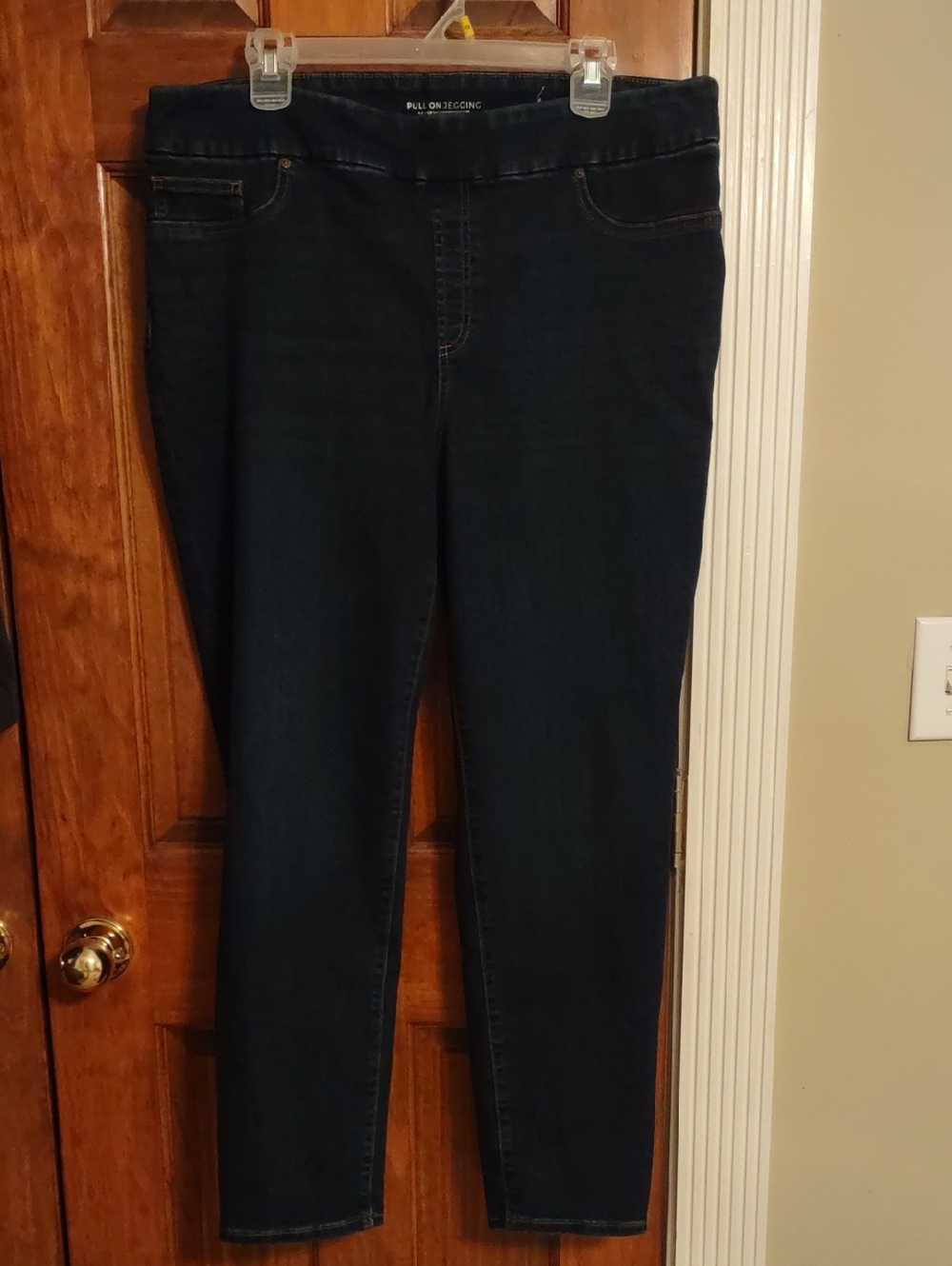 Chico's Dark Blue Skinny Pull-On Jeans